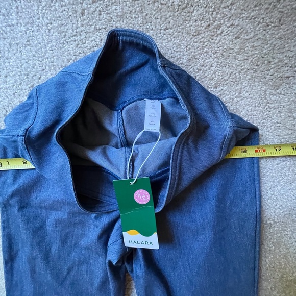 HALARA Women's Flare & Wide Leg Jeans - Blue med/petite 26x29 - Picture 3 of 11